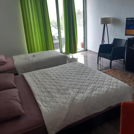 Zara Apartments Улцин Екстериор снимка