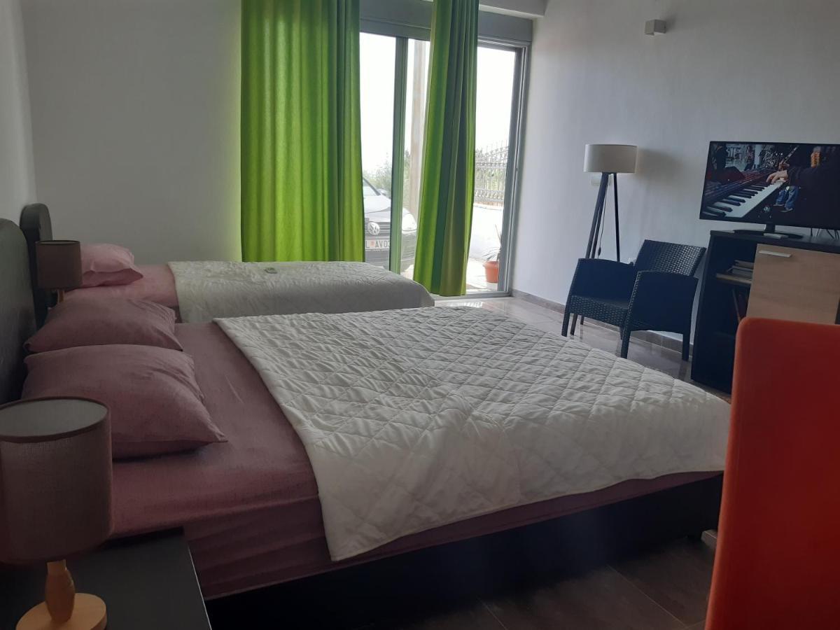 Zara Apartments Улцин Екстериор снимка