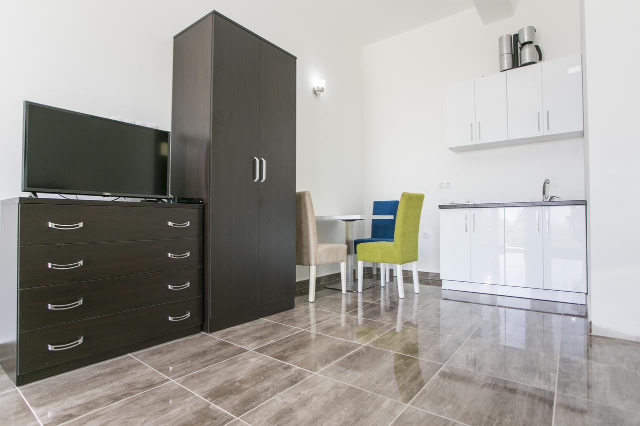 Zara Apartments Улцин Екстериор снимка
