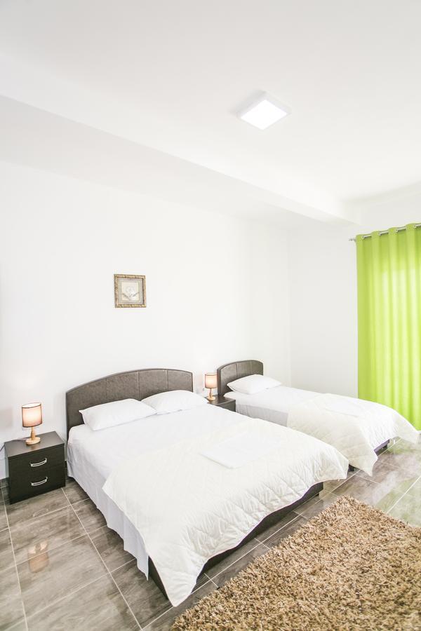 Zara Apartments Улцин Екстериор снимка