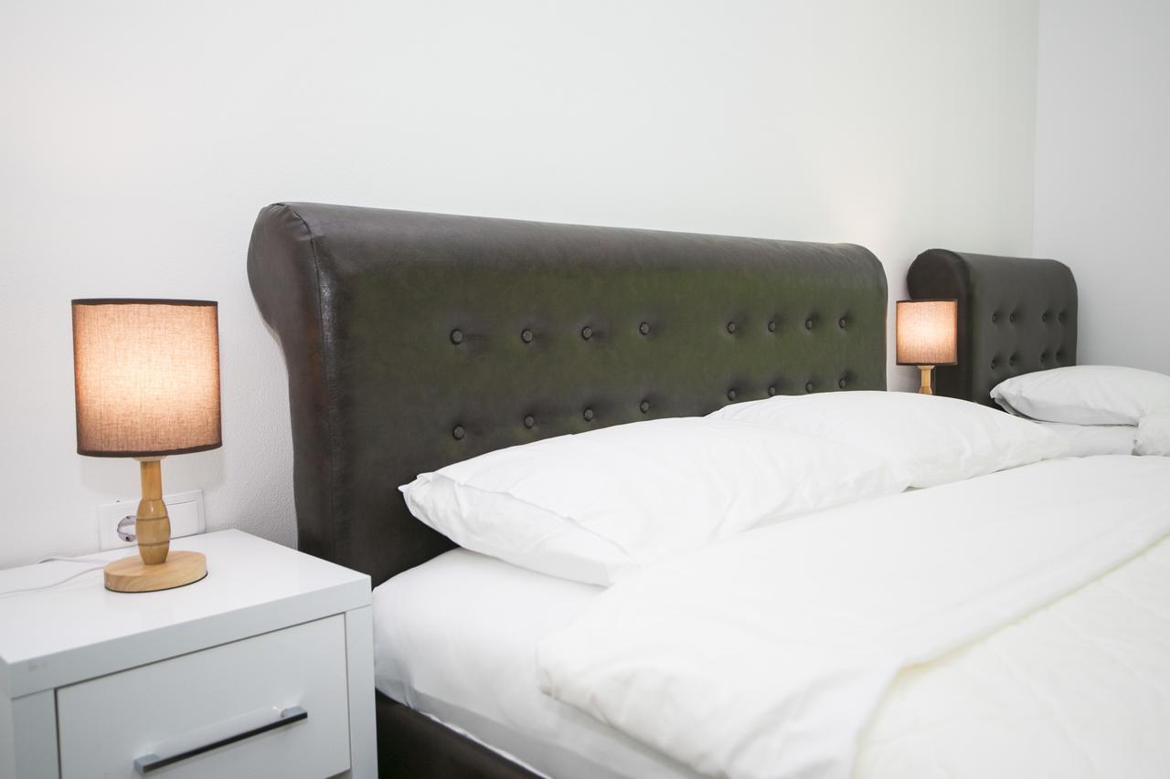 Zara Apartments Улцин Екстериор снимка